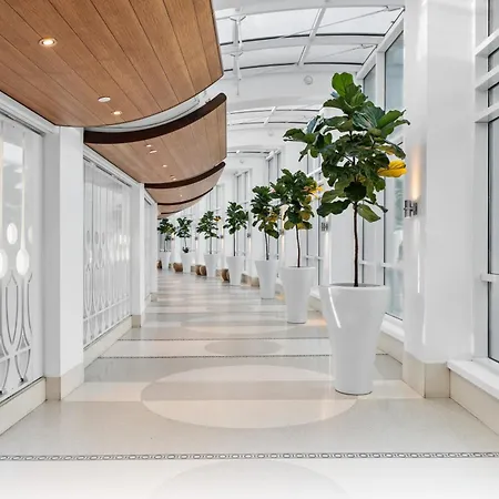 Fontainebleau Resort Balcony W Ocean + Bay View Miami Beach Exterior foto