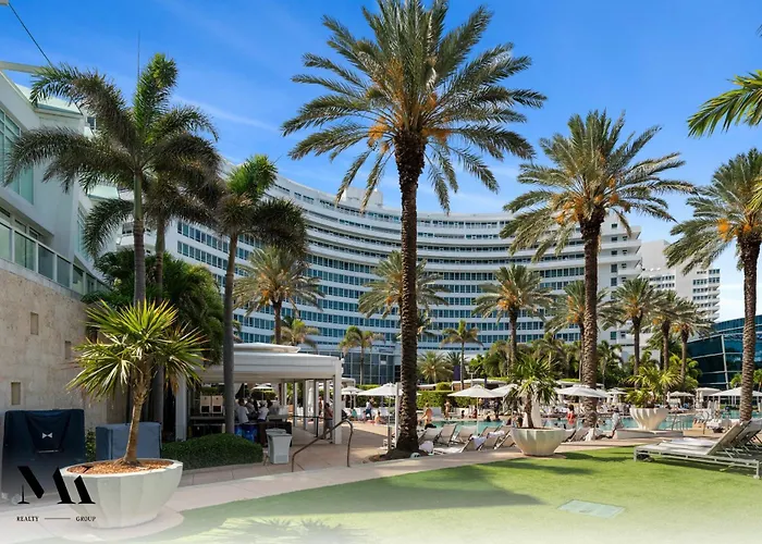 Fontainebleau Resort Balcony W Ocean + Bay View