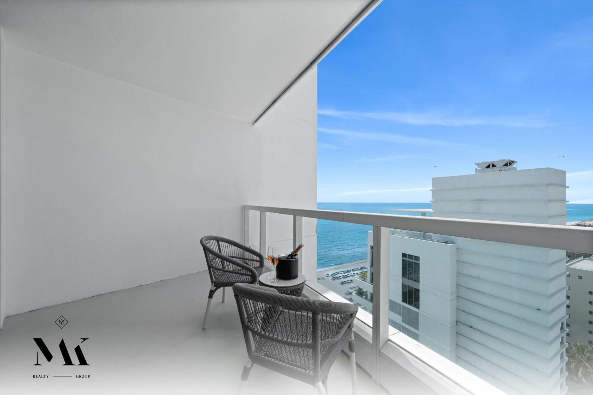 Fontainebleau Balcony W Ocean + Bay View Ferienhaus Miami Beach
